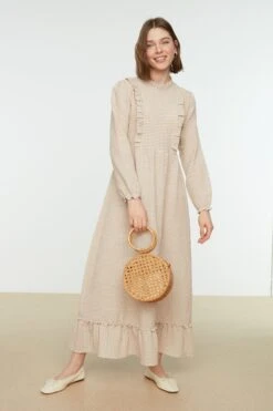 TRENDYOL MODEST Kleid - Beige - Skater