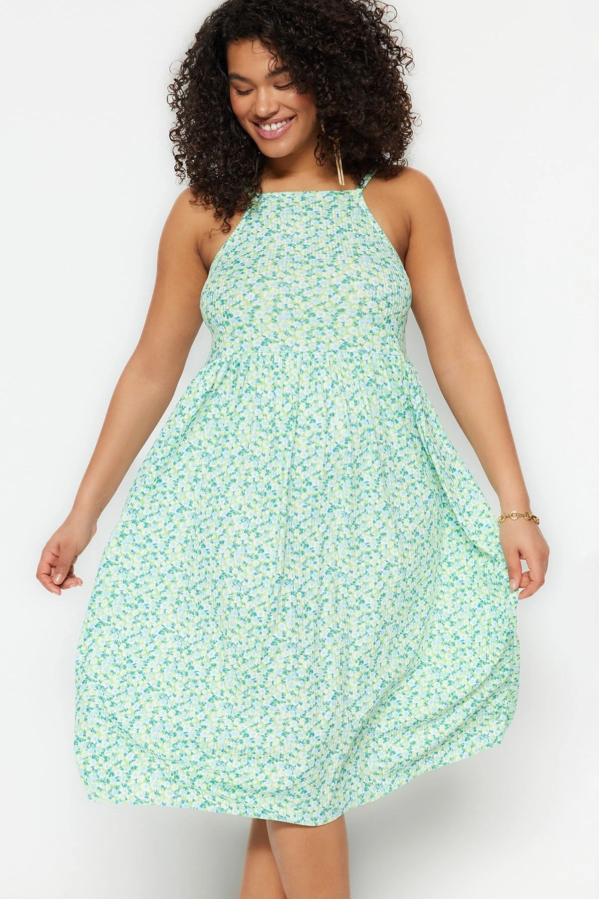 Trendyol Curve Große Größen In Kleid - Grün - Skater Damen Kleider 411284792 4 Trendyol Curve Große Größen In Kleid - Grün - Skater Damen Kleider 411284792 – Bild 2