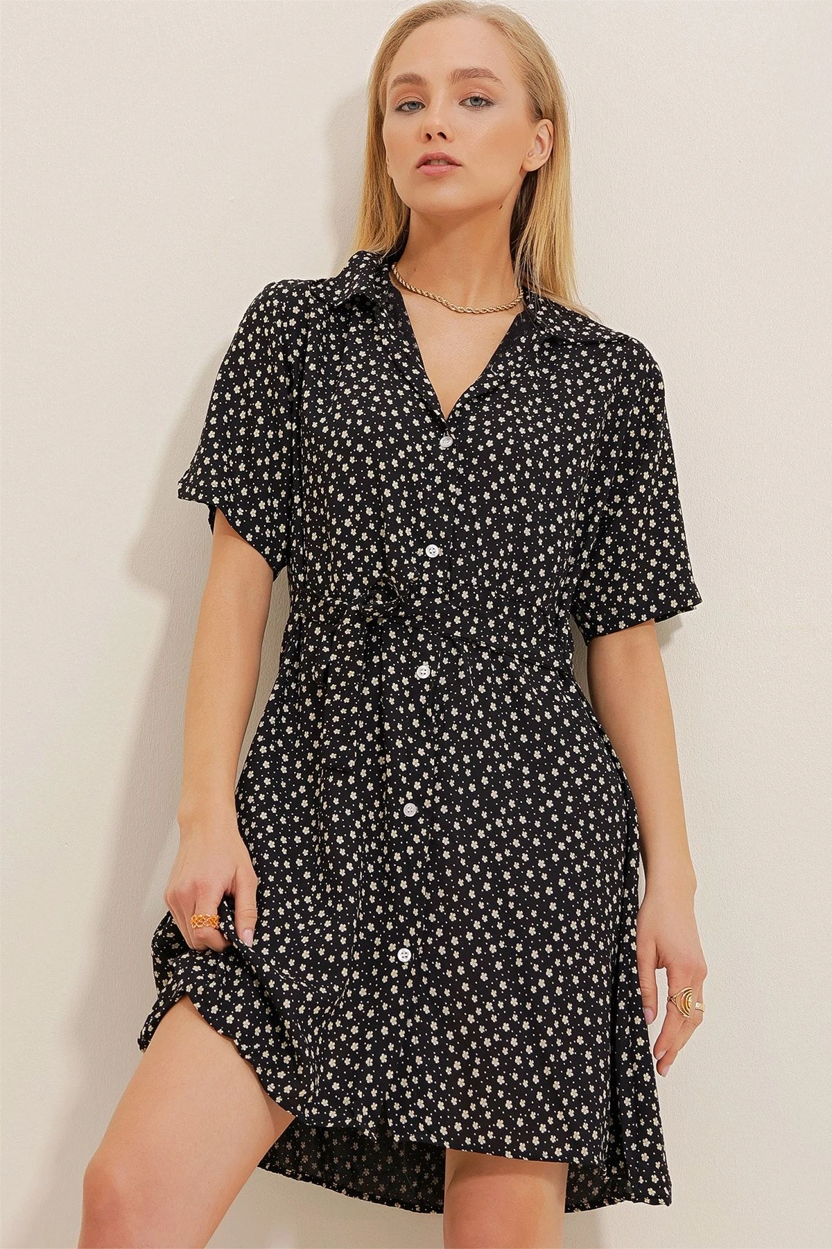 Trend Alaçatı Stili Kleid - Schwarz - Blusenkleid 4 Trend Alaçatı Stili Kleid - Schwarz - Blusenkleid – Bild 2