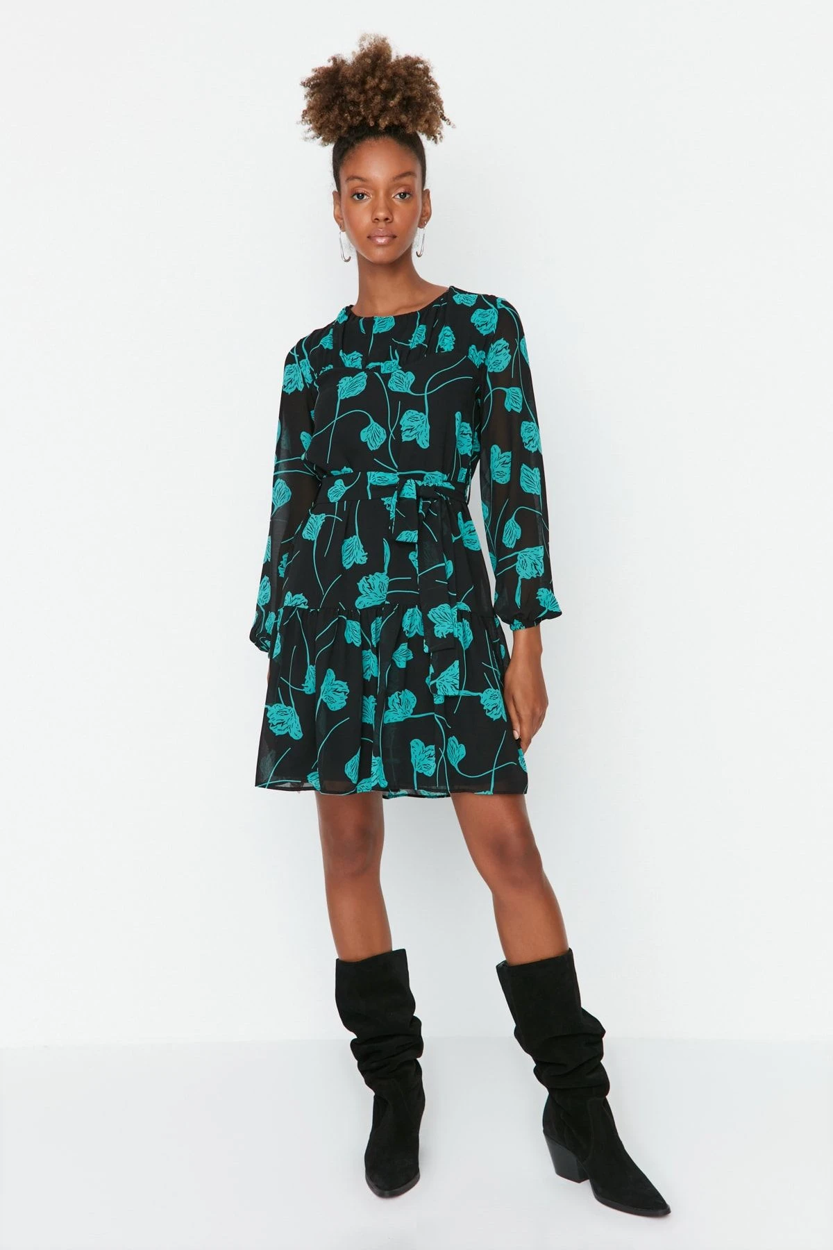 Trendyol Collection Kleid - Schwarz - Skater Damen Kleider 329263959 4 Trendyol Collection Kleid - Schwarz - Skater Damen Kleider 329263959 – Bild 2