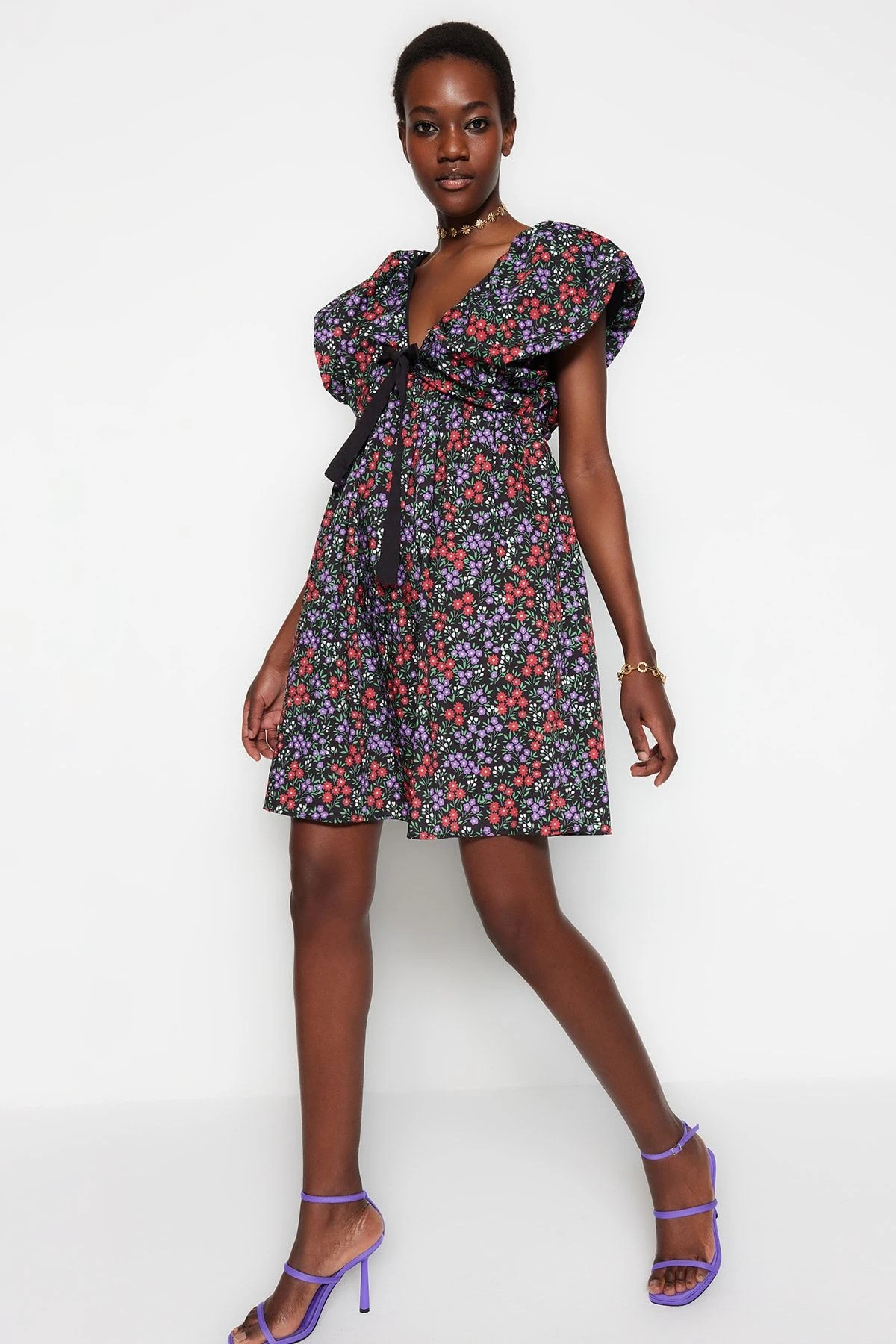 Trendyol Collection Kleid - Schwarz - Skater Damen Kleider 377661707 5 Trendyol Collection Kleid - Schwarz - Skater Damen Kleider 377661707 – Bild 3